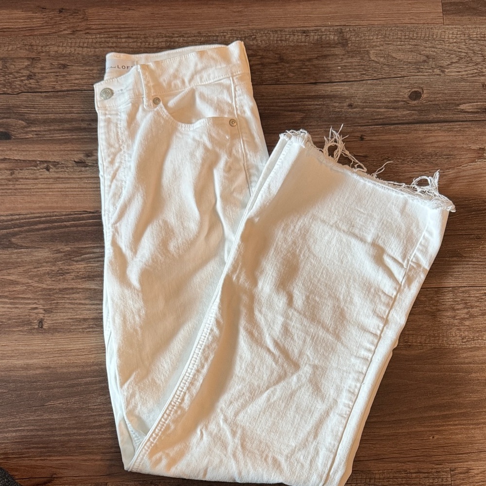 LOFT White Frayed Hem Women Jeans